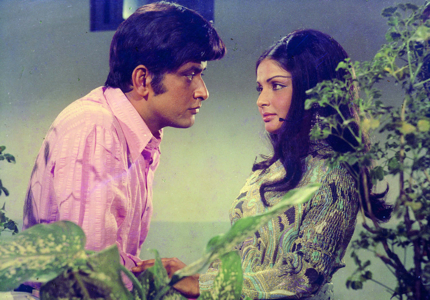 Be-imaan (1972) - Review, Star Cast, News, Photos | Cinestaan