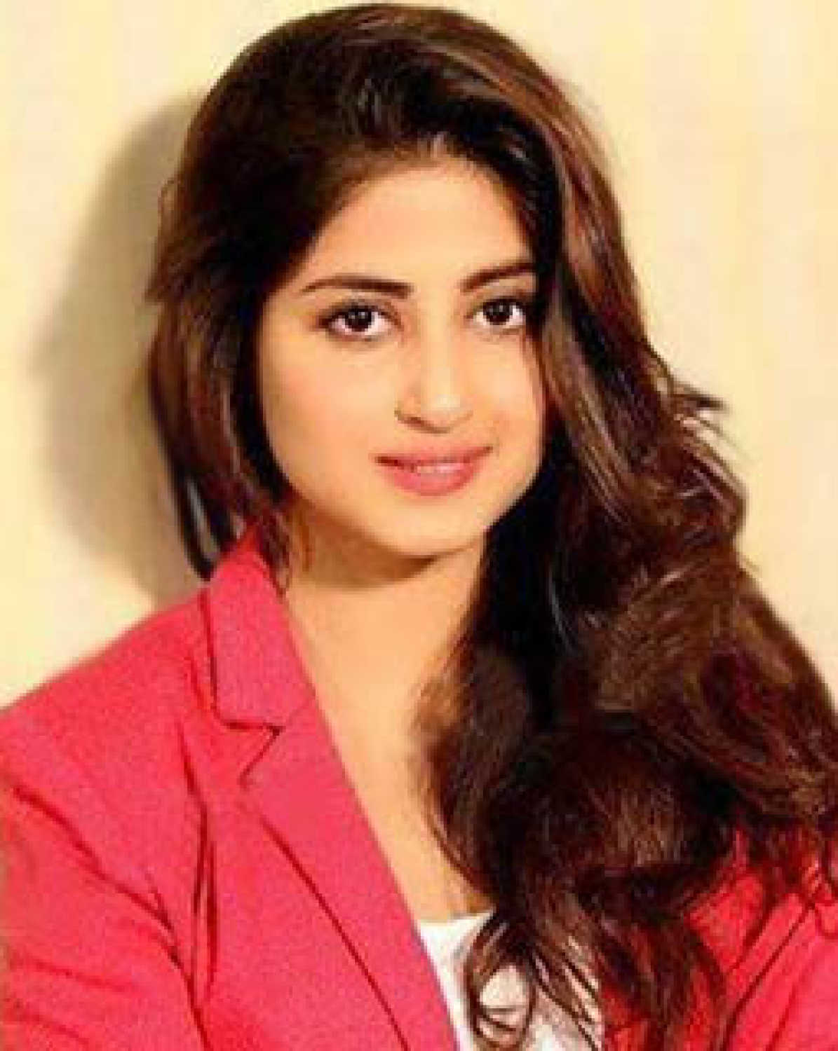 Sajal Ali Sajal Ali new foto Sajal Ali Sajal Ali new pics