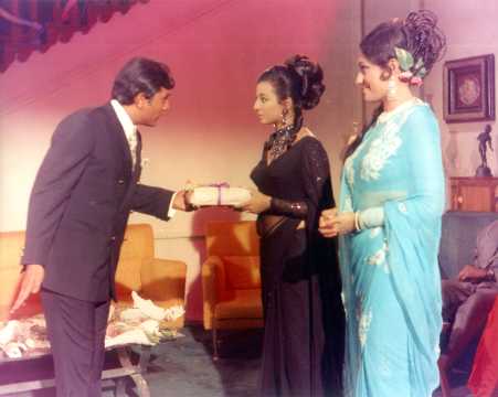 mere jeevan saathi 1972